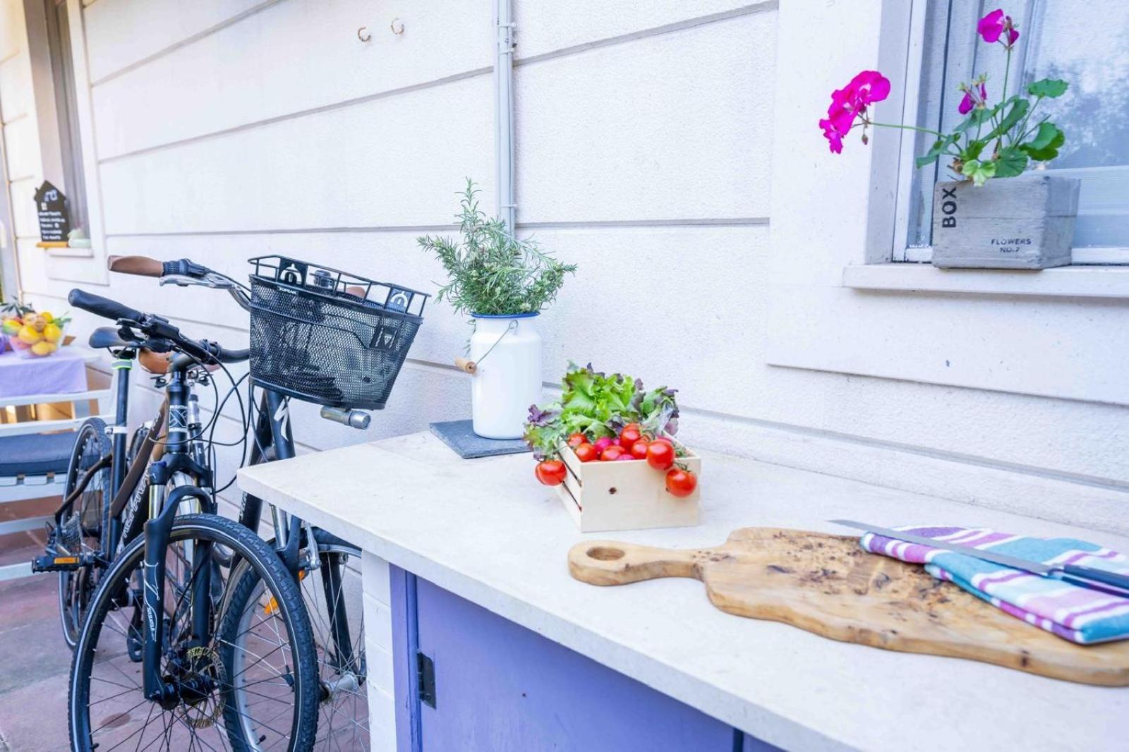 Apartment With Terrace And Garden Next To Marjan Park - 2 Free Bikes スプリト エクステリア 写真
